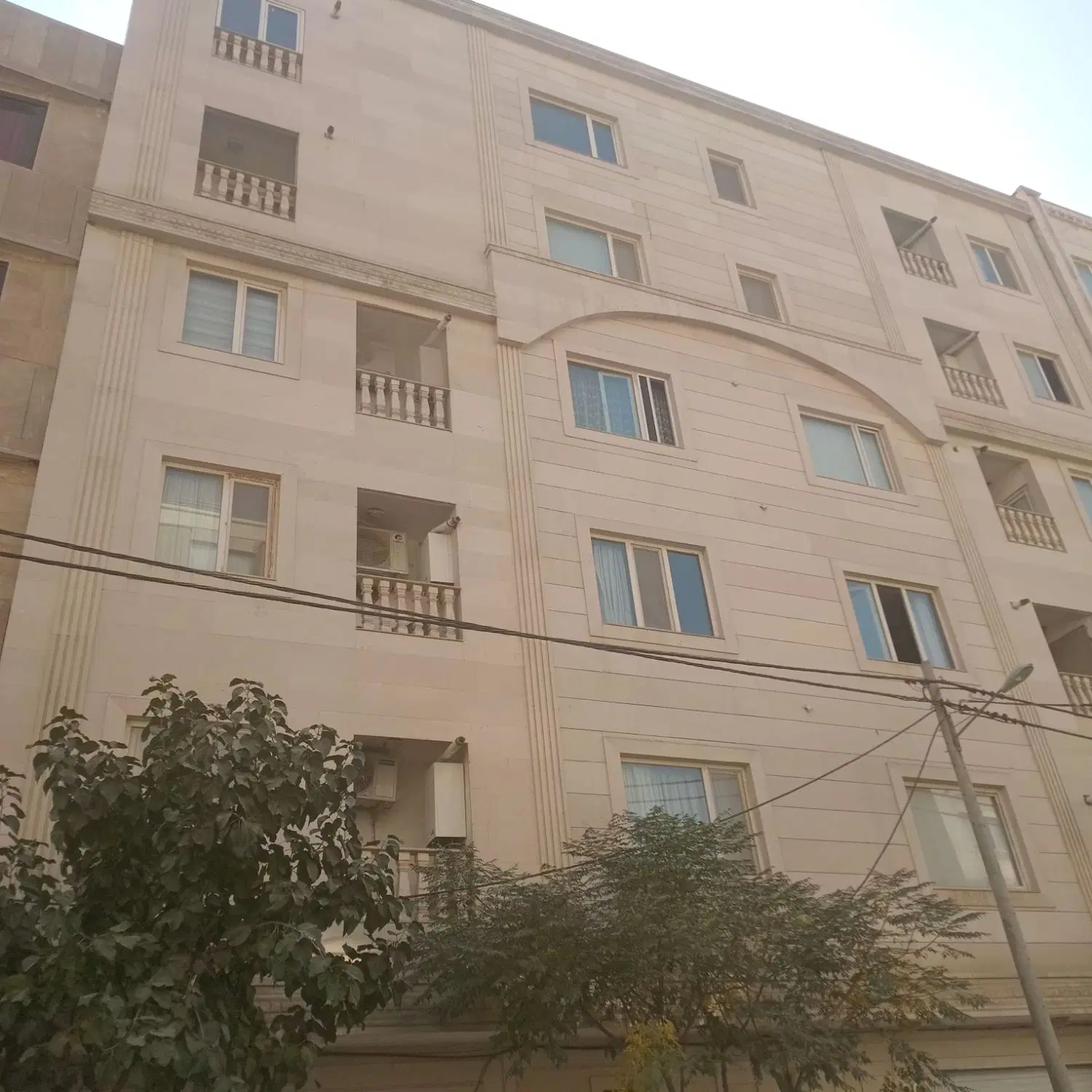 آپارتمان ۱۱۰ متری رحمانیه ۲۹ (تخلیه)