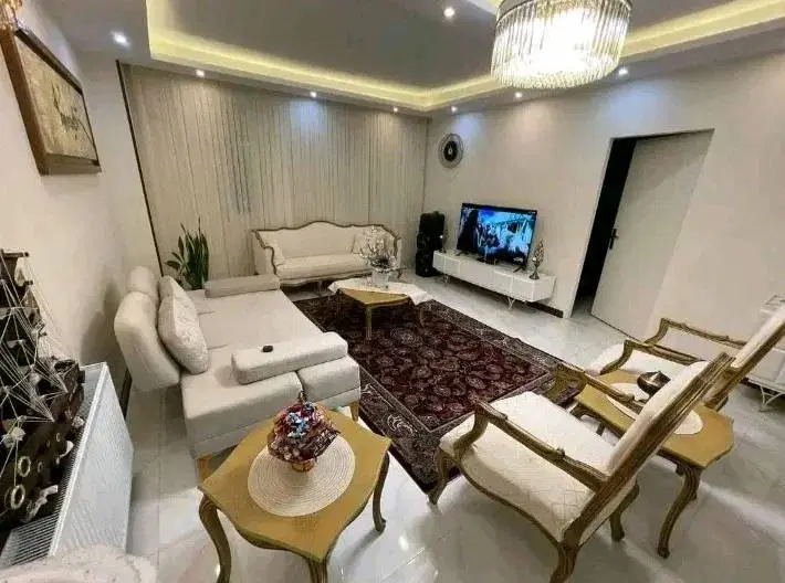 68متر آسانسور دار * دو نبش نورگیر * واحد عروسک