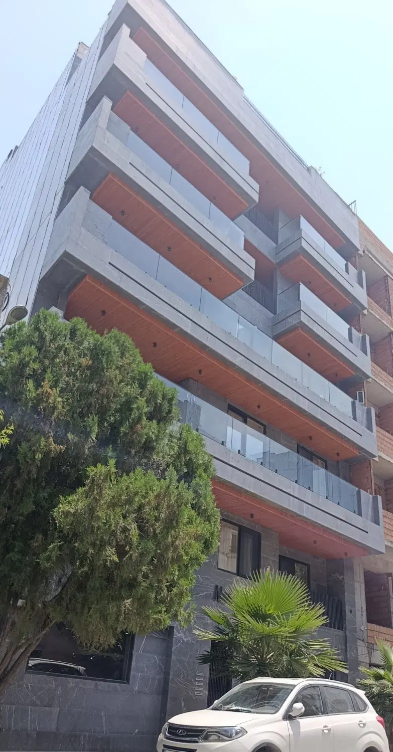 فروش آپارتمان در اوایل قائم در حال ساخت