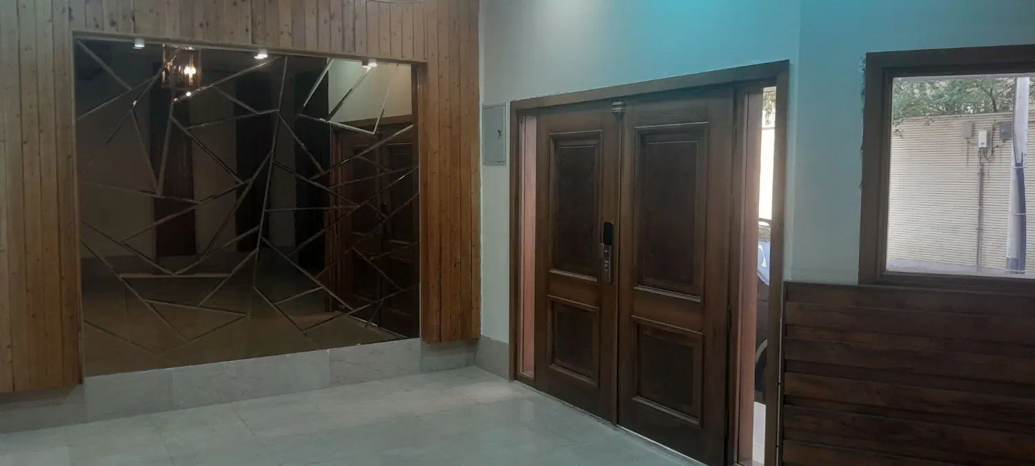 آپارتمان بهمنیا( علی ضیا)