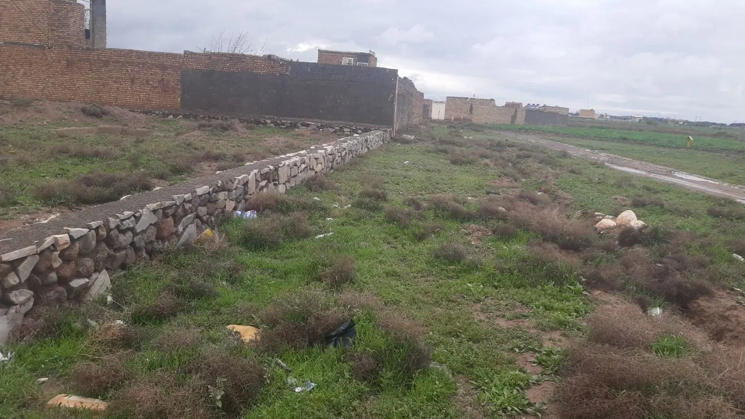 زمین فروشی