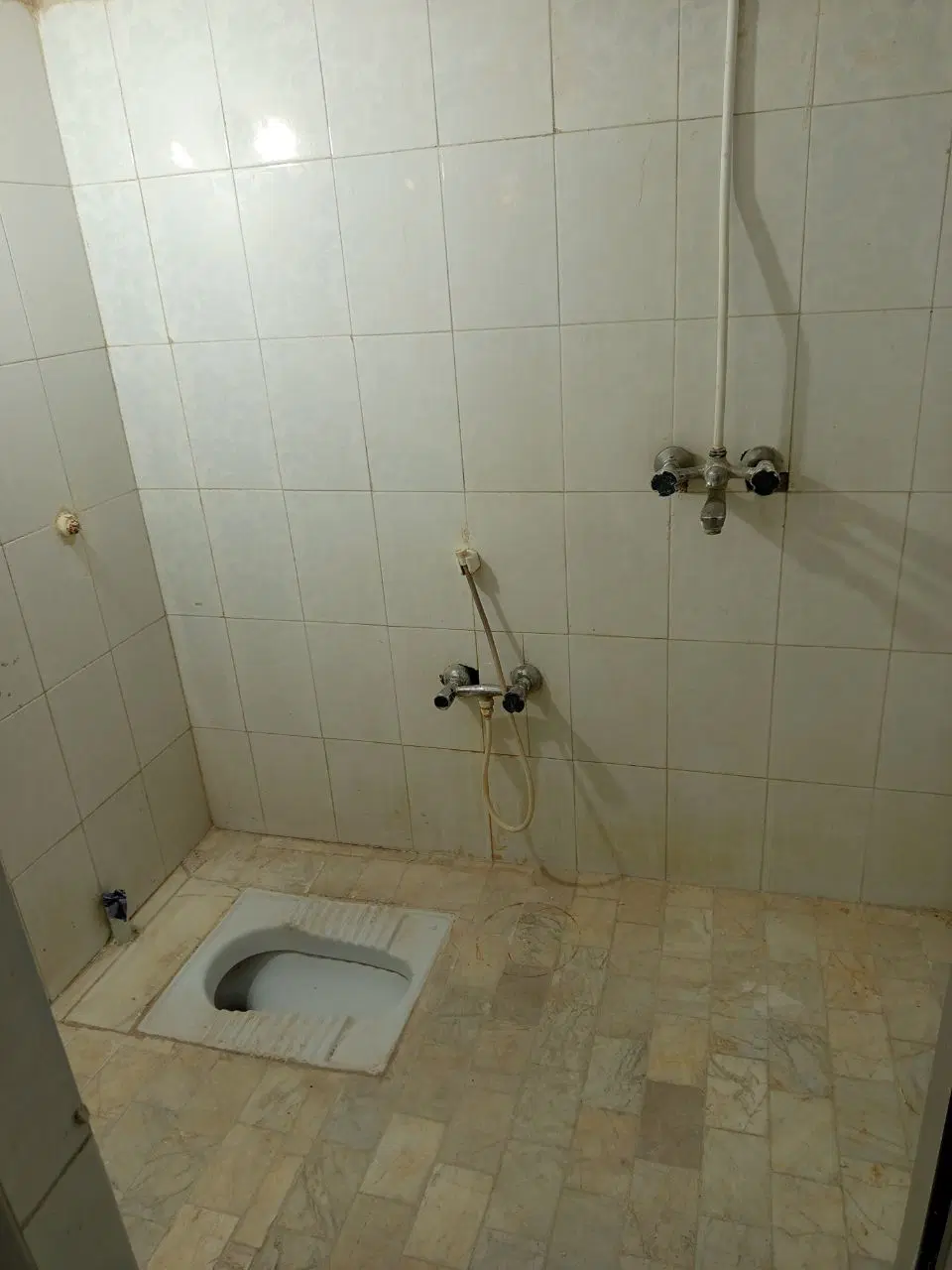 رهن و اجاره زیرزمین60متری خیابان روحانی