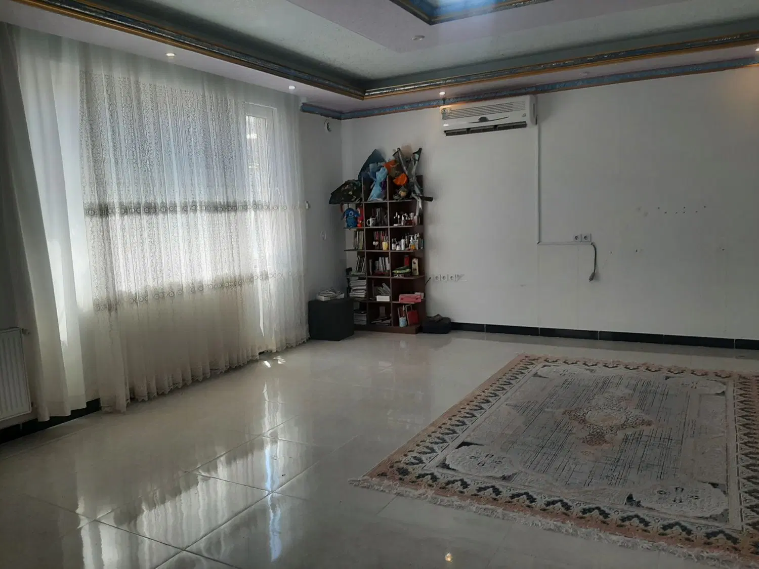 خانه طبقه دوم از دو طبقه ویلایی