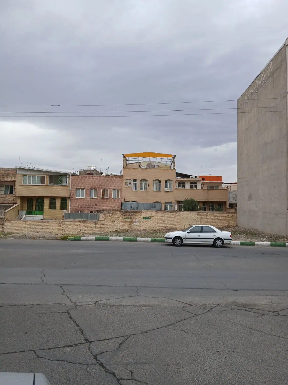زمین دونبش باپروانه۴طبقه تجاری