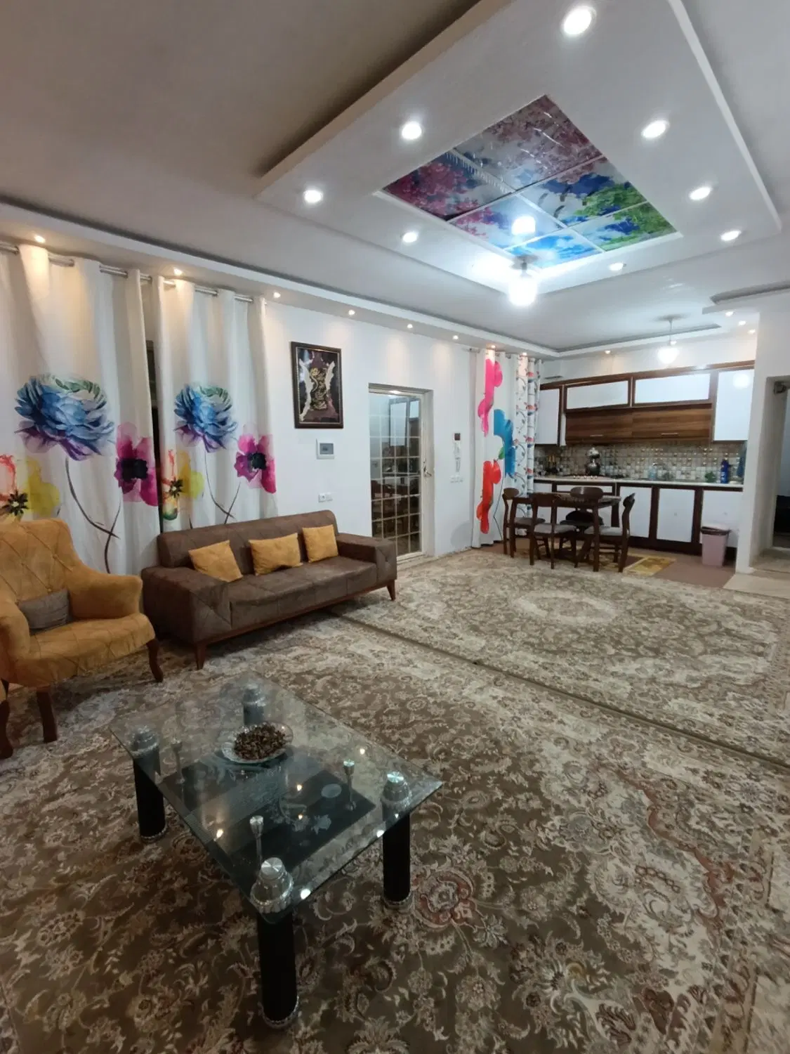 باغ ویلا شاهنامه ۸۰ داخل مجتمع حاشیه جاده