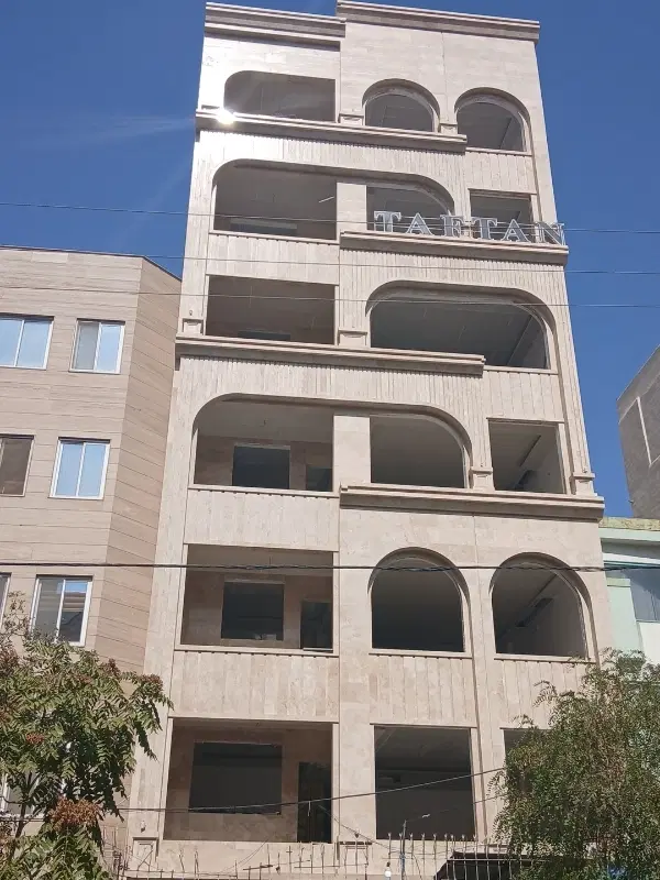 آپارتمان ۱۶۰ متری خوش نقشه