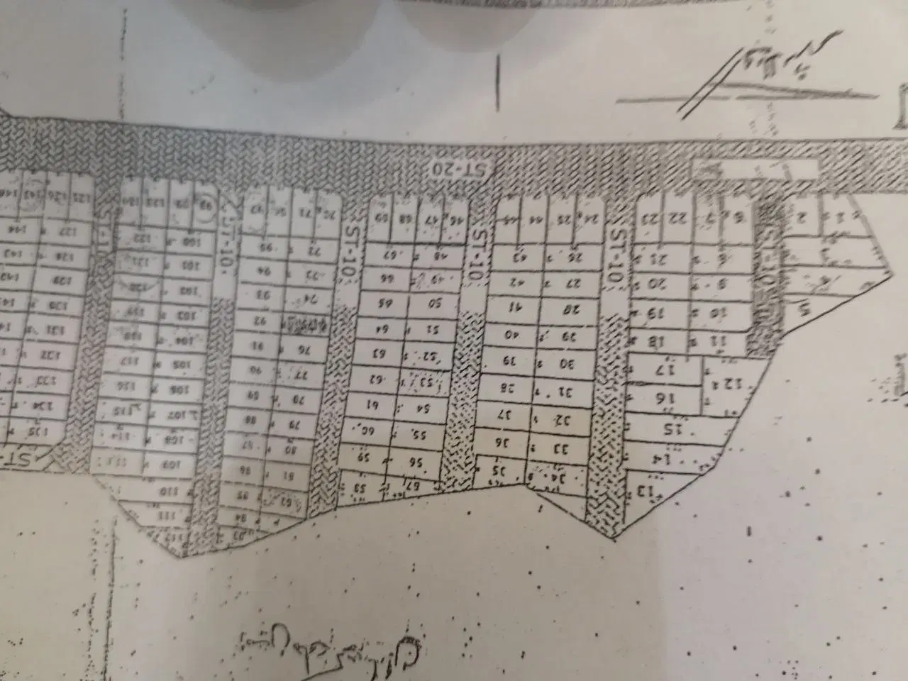 ۲۰۰ متر زمین خارج از محدوده