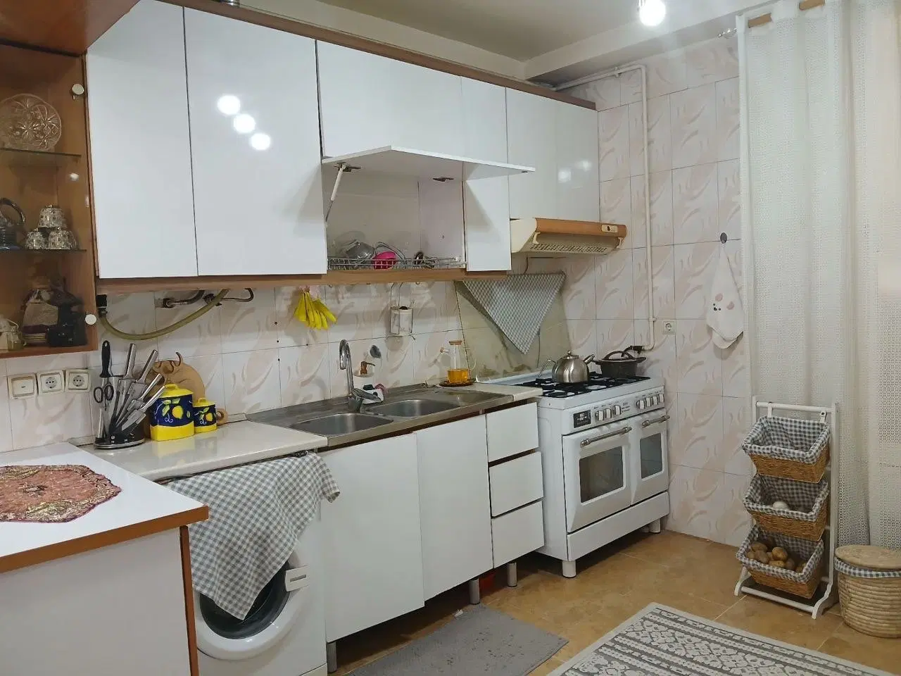 فروش اپارتمان ۷۶ متری دو‌خوابه بوعلی کوچه مشاطان