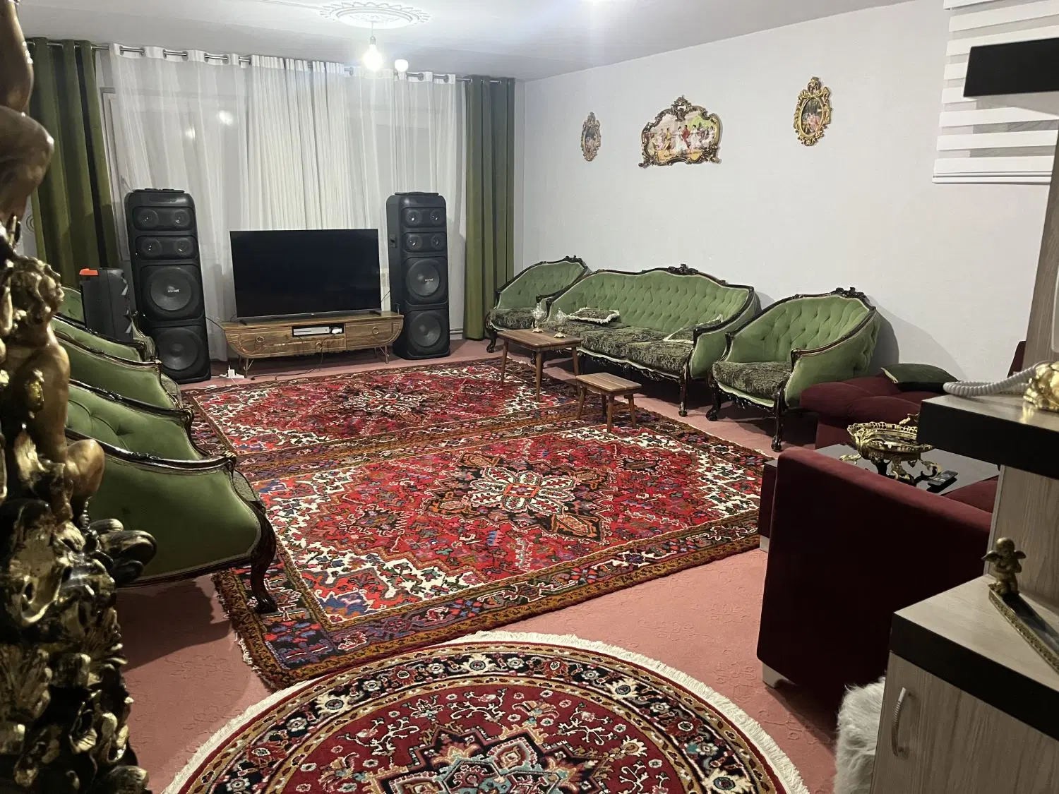 واحد ۹۵متری در مجتمع پانصد واحدی فجر
