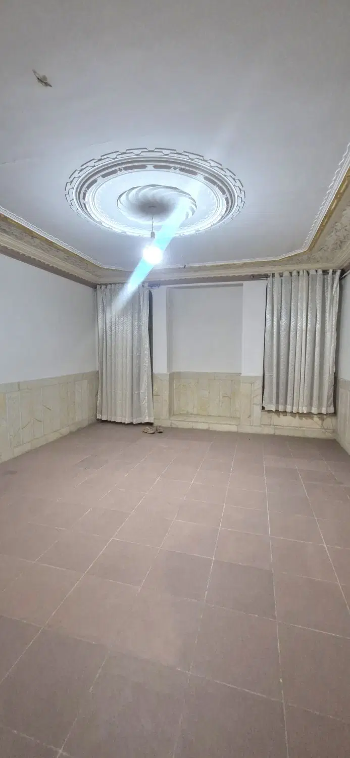 همکف ویلایی ۳۰۰ متری هجرت