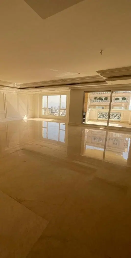آپارتمان ۱۷۰ متری دو خوابه حیاط دار