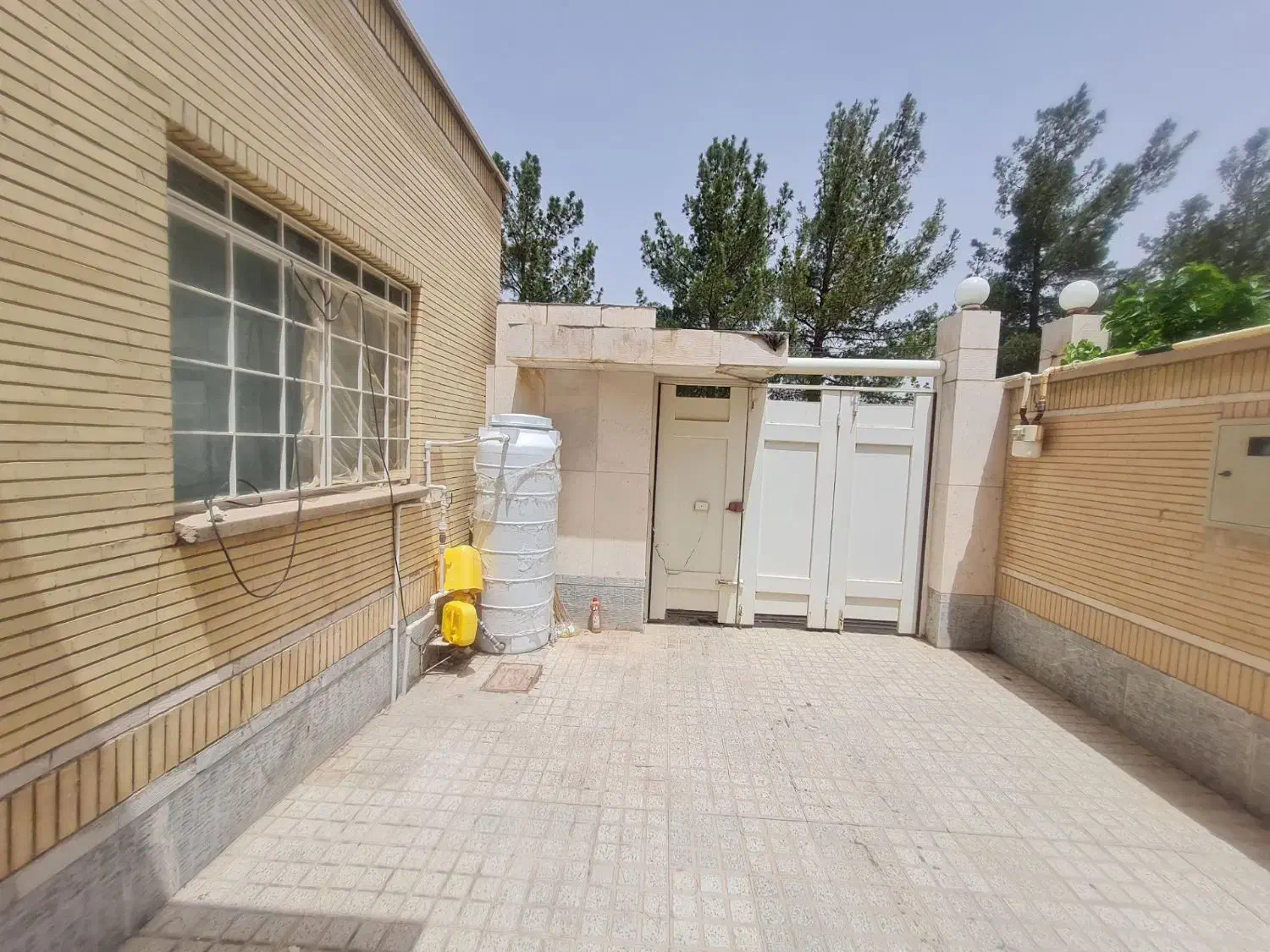 ویلایی دربست
