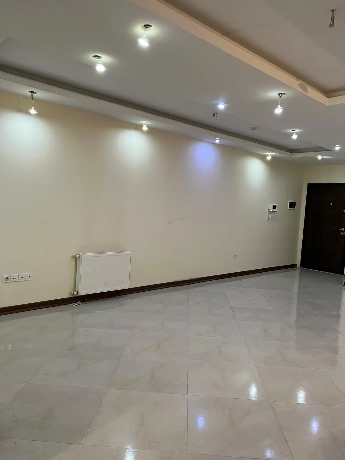 ۱۱۰متر فول امکانات خیابان نادی