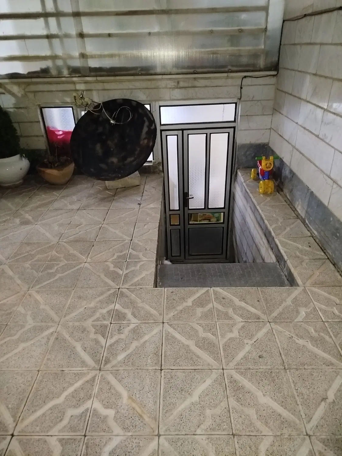 اجاره یک باب زیرزمین به مساحت ۱۰۰متر