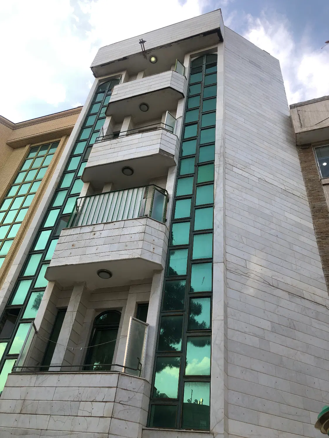 فروش آپارتمان ۷۰ متری مطهری جنوبی