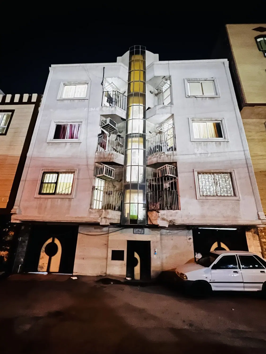 فروش یک واحد آپارتمان