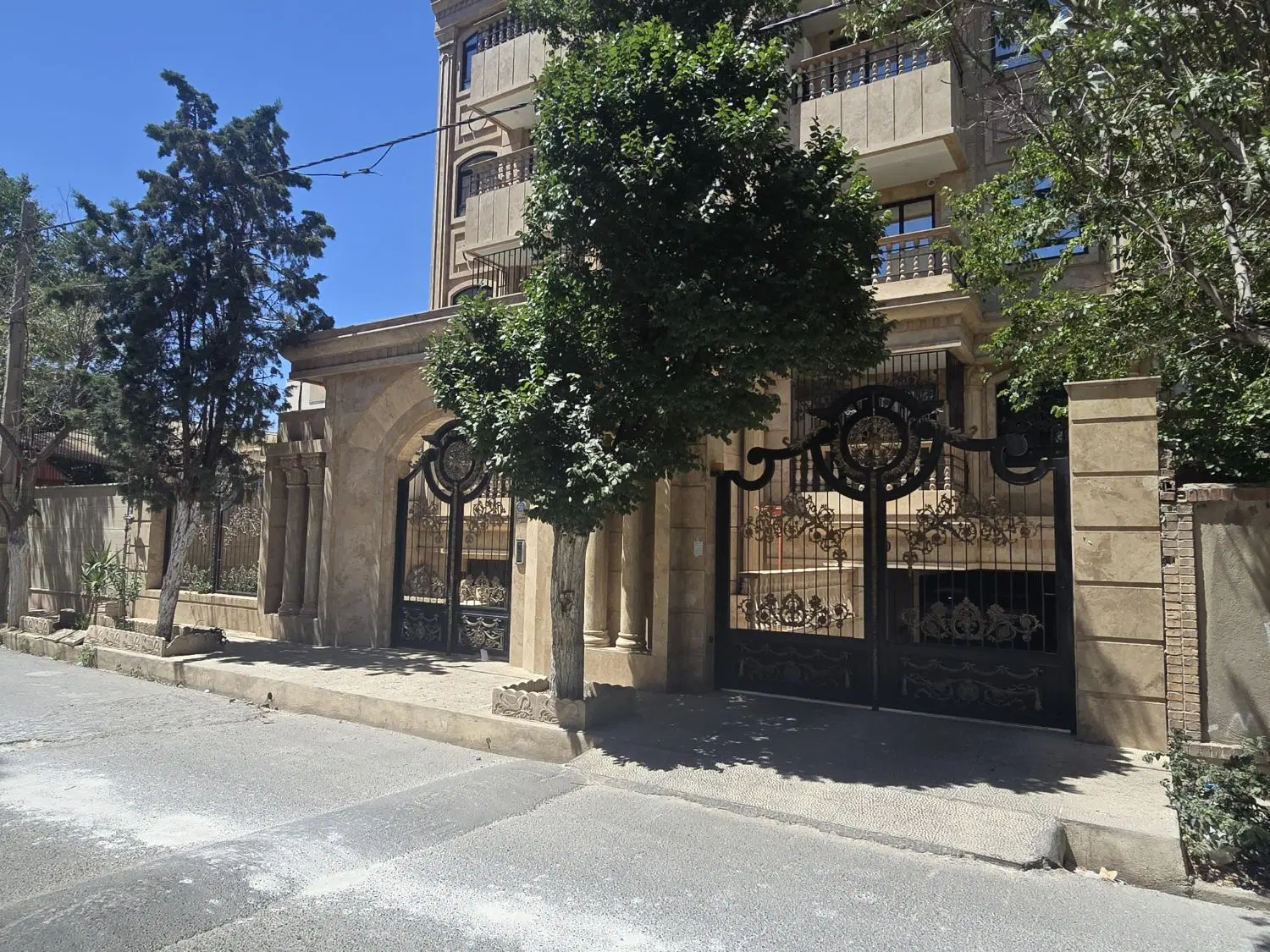 آپارتمان فول امکانات