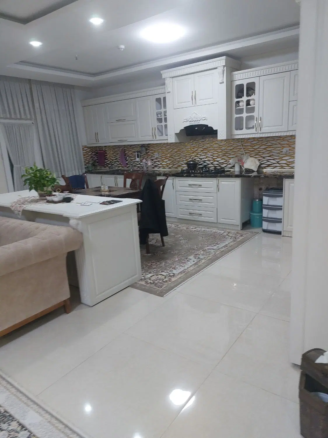 آپارتمان ۱۵۸ متری خیابان نسترن