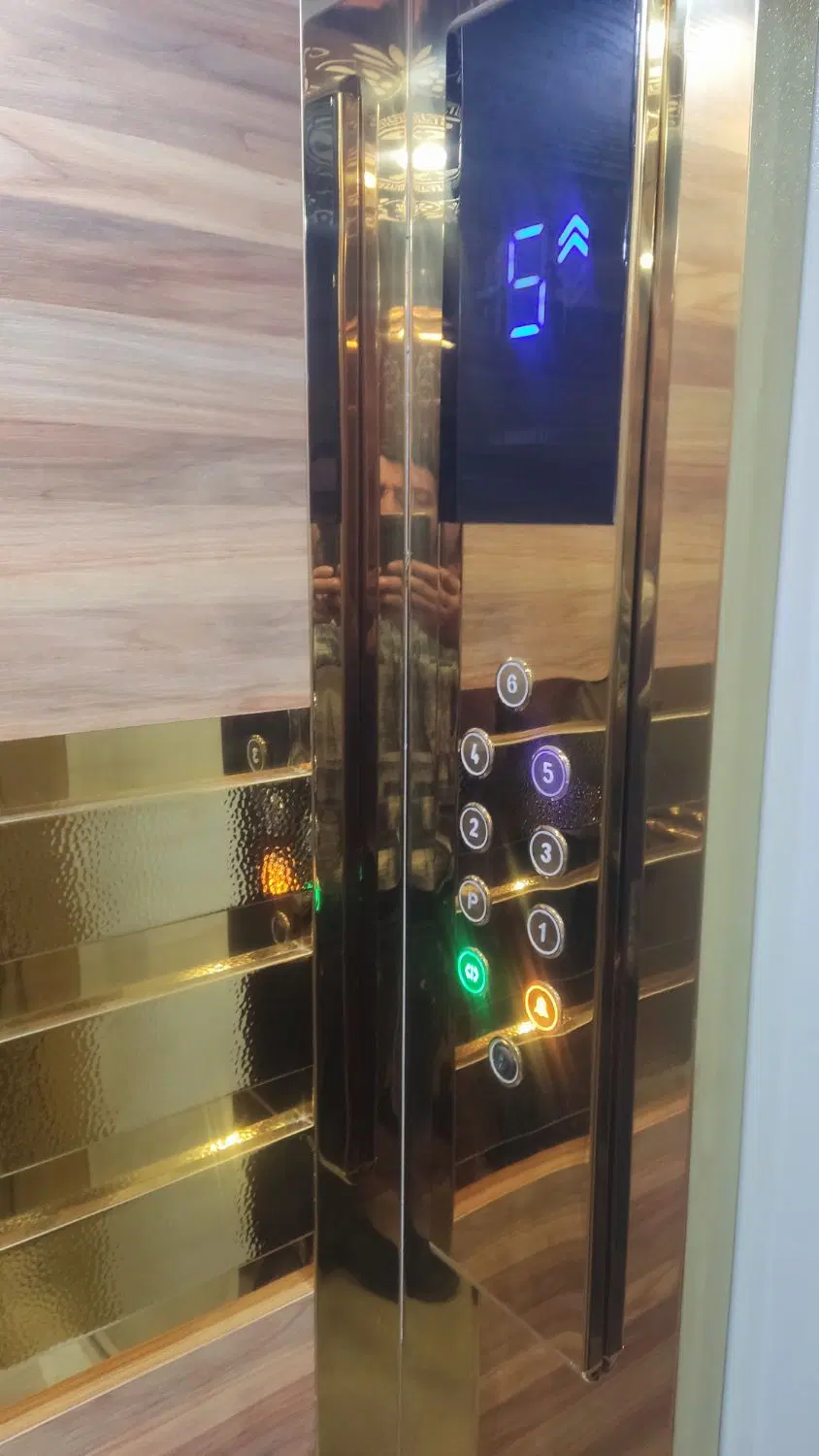 آپارتمان 125متر بنا باپروانه با پارکینگ و آسانسور