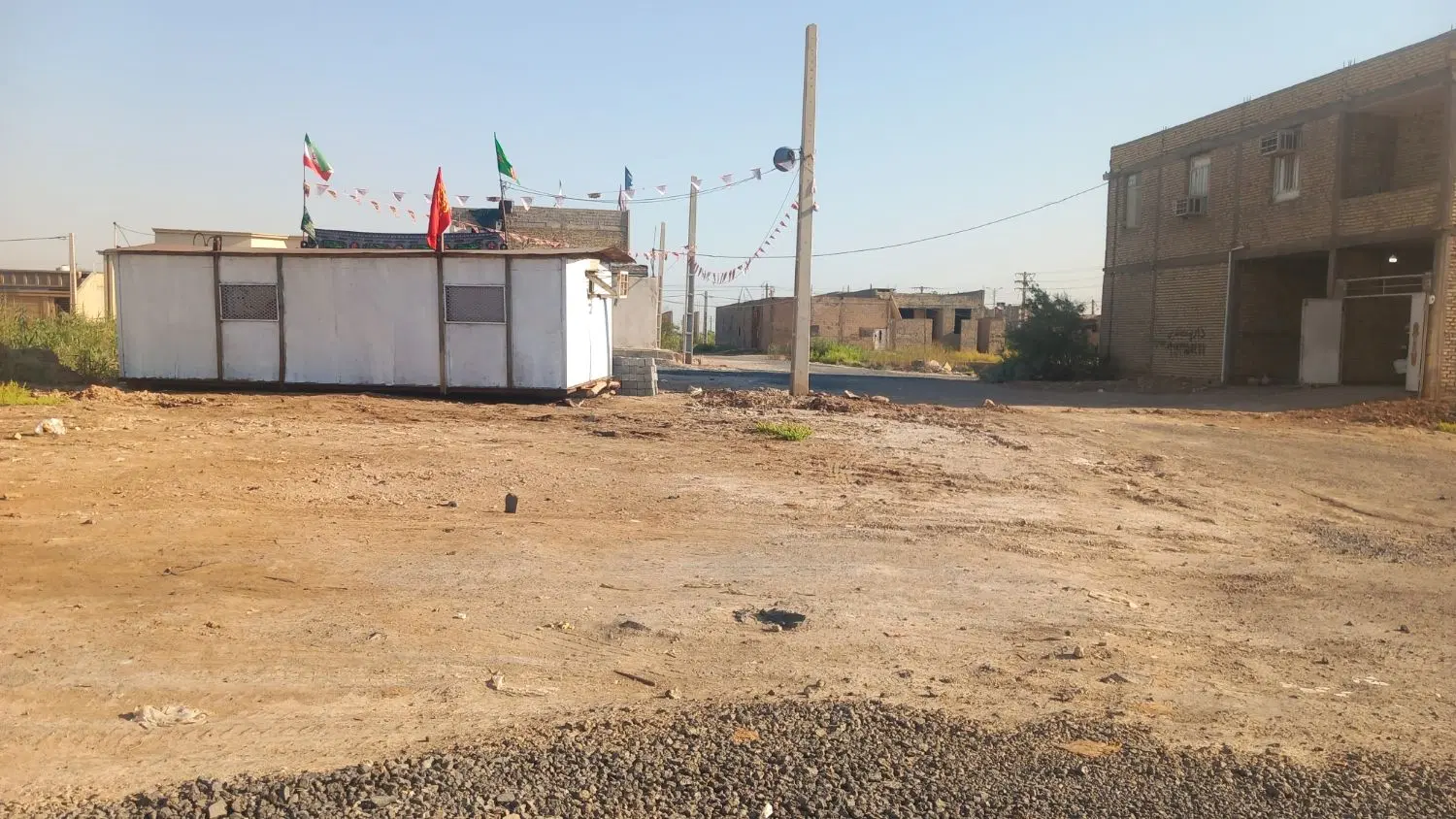 زمین ۲۰۰ متری در مهدیس