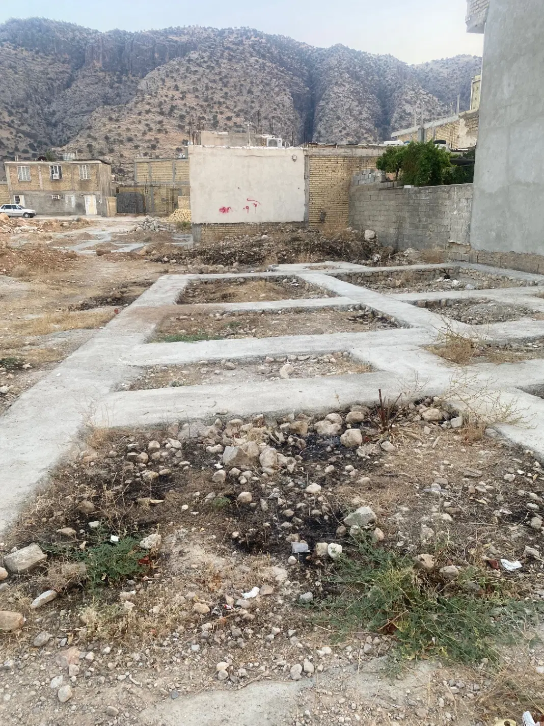 یه قطعه زمین