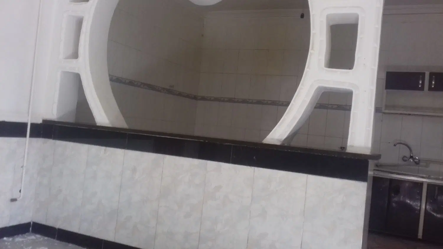 ملک فروشی