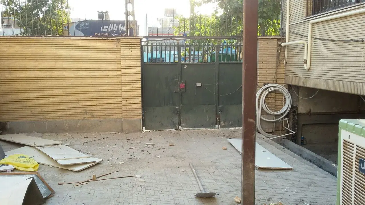 ۲۰۹ متر ملک شمالی بر ۱۰