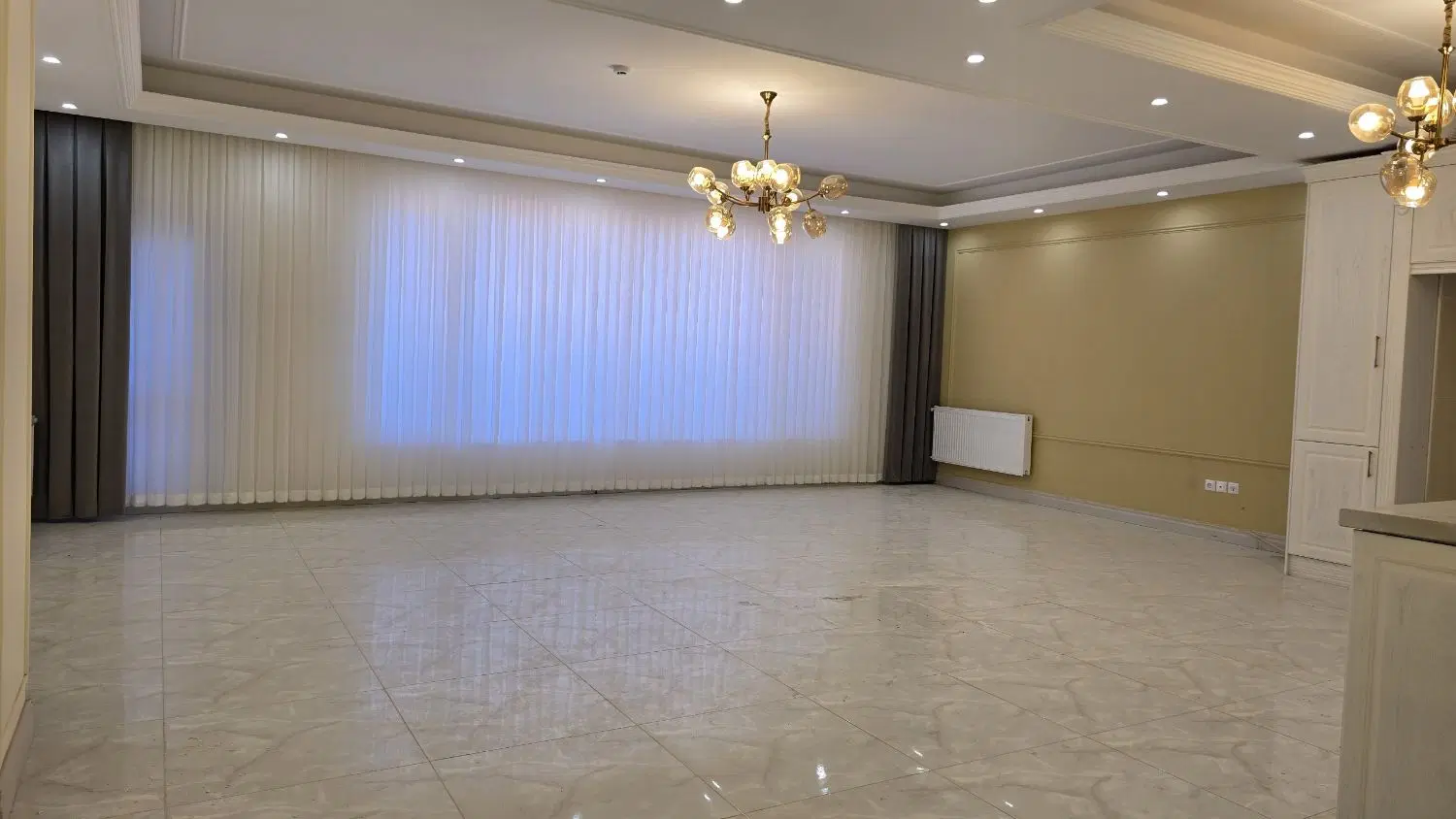 فروش آپارتمان ۱۳۰ متری  بهارستان ۵