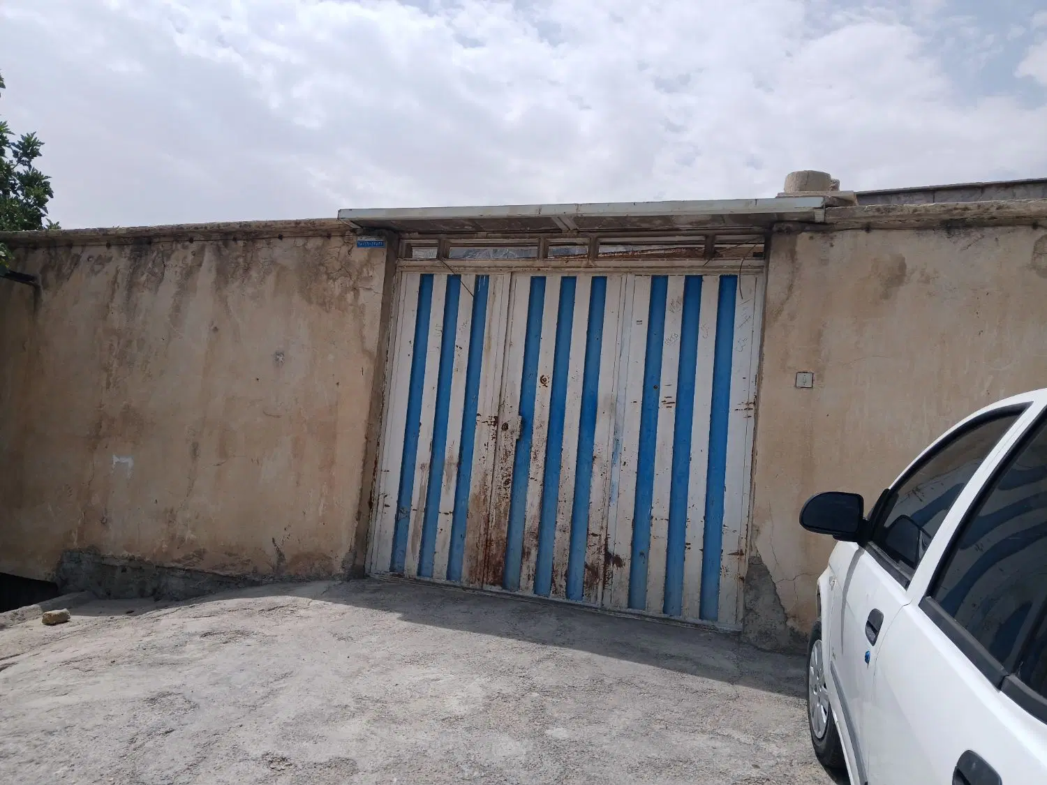 خانه جلو خیابان 20 متری مازیار