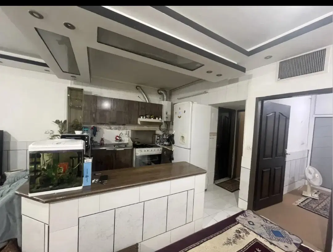 طبقه همکف حیاط اختصاصی