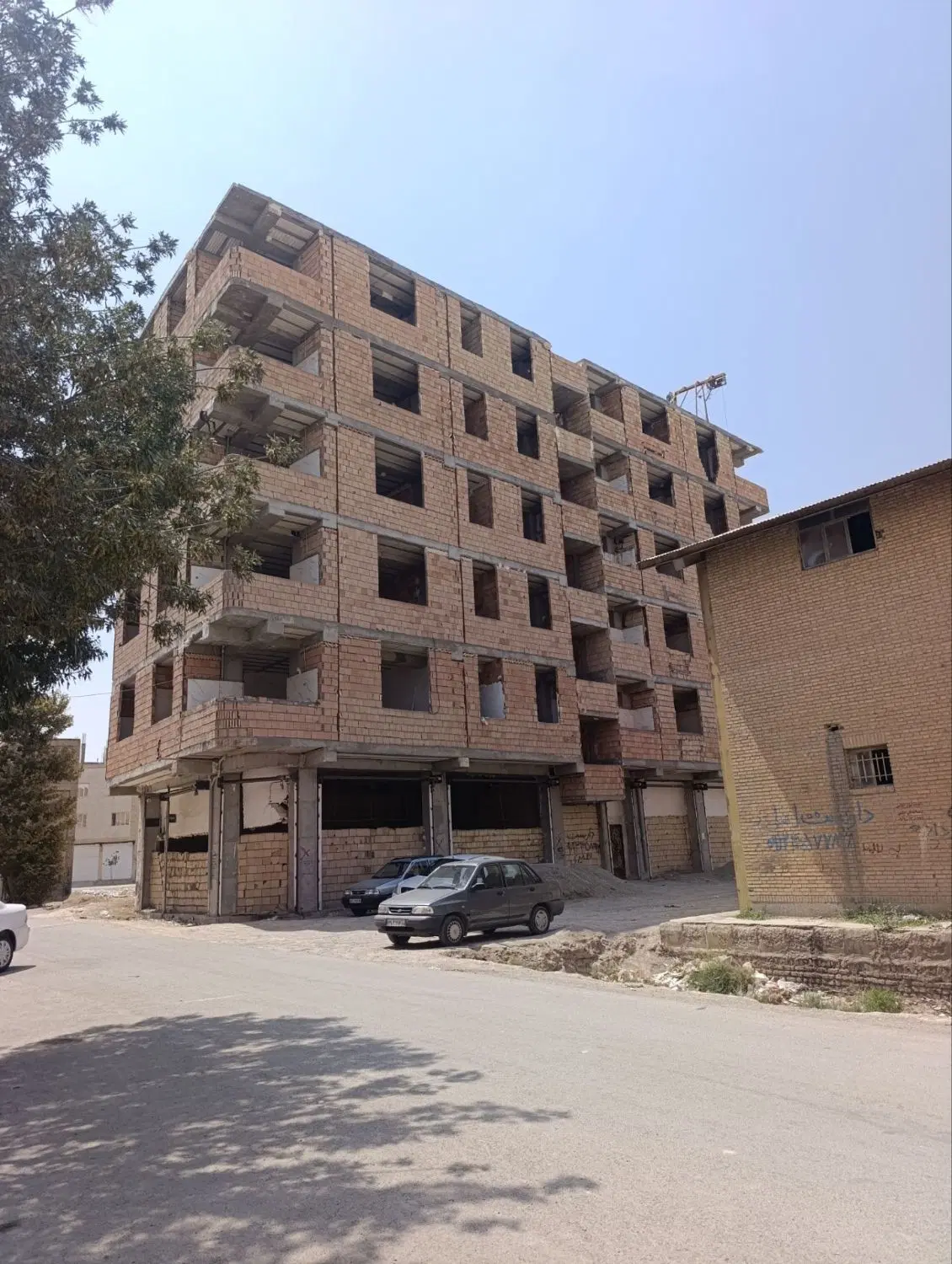 پیش فروش واحد با پارکینگ سرنبش