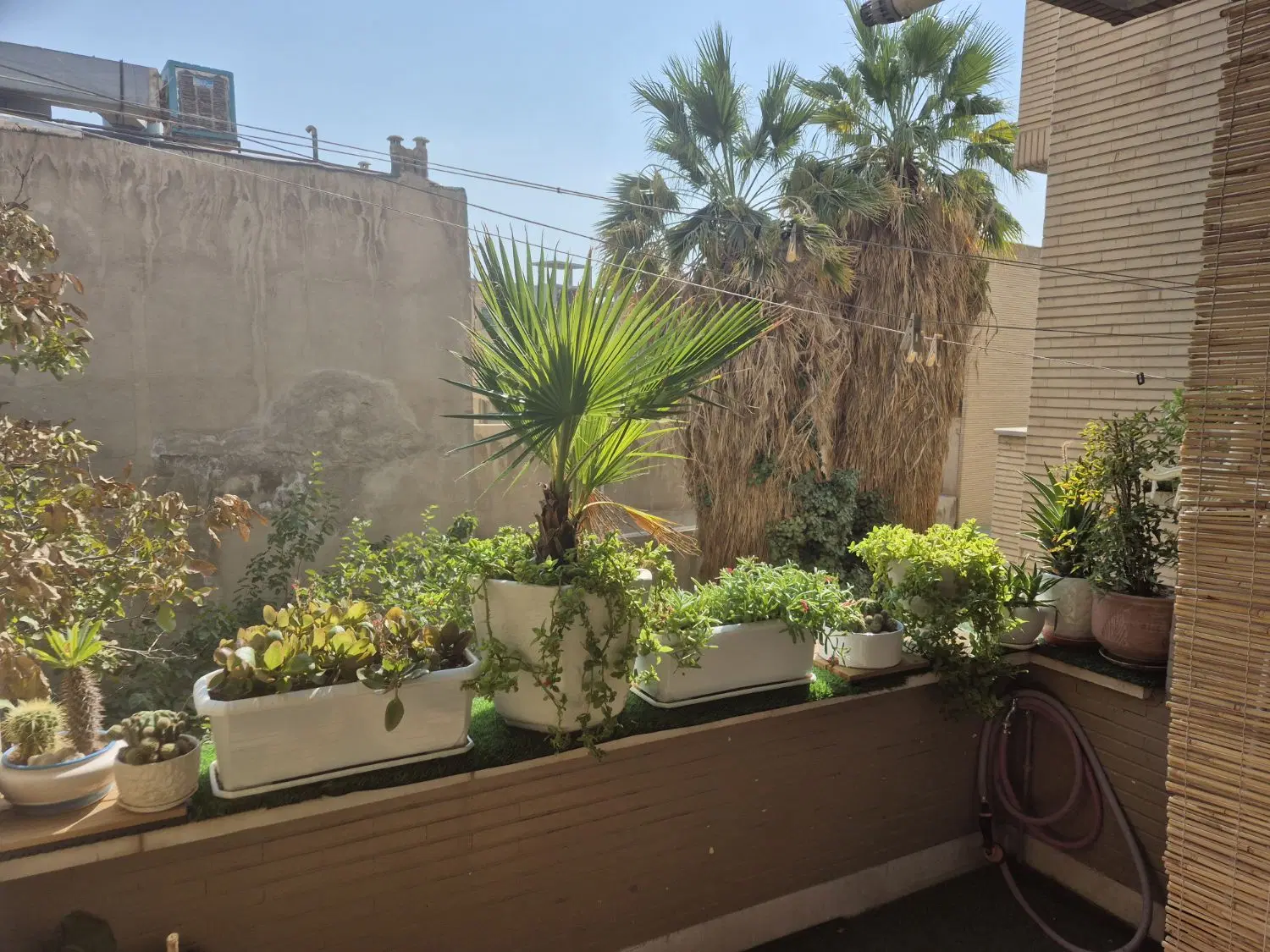 اپارتمان ۱۳۰ متر_شمالی جنوبی_باغ دریاچه