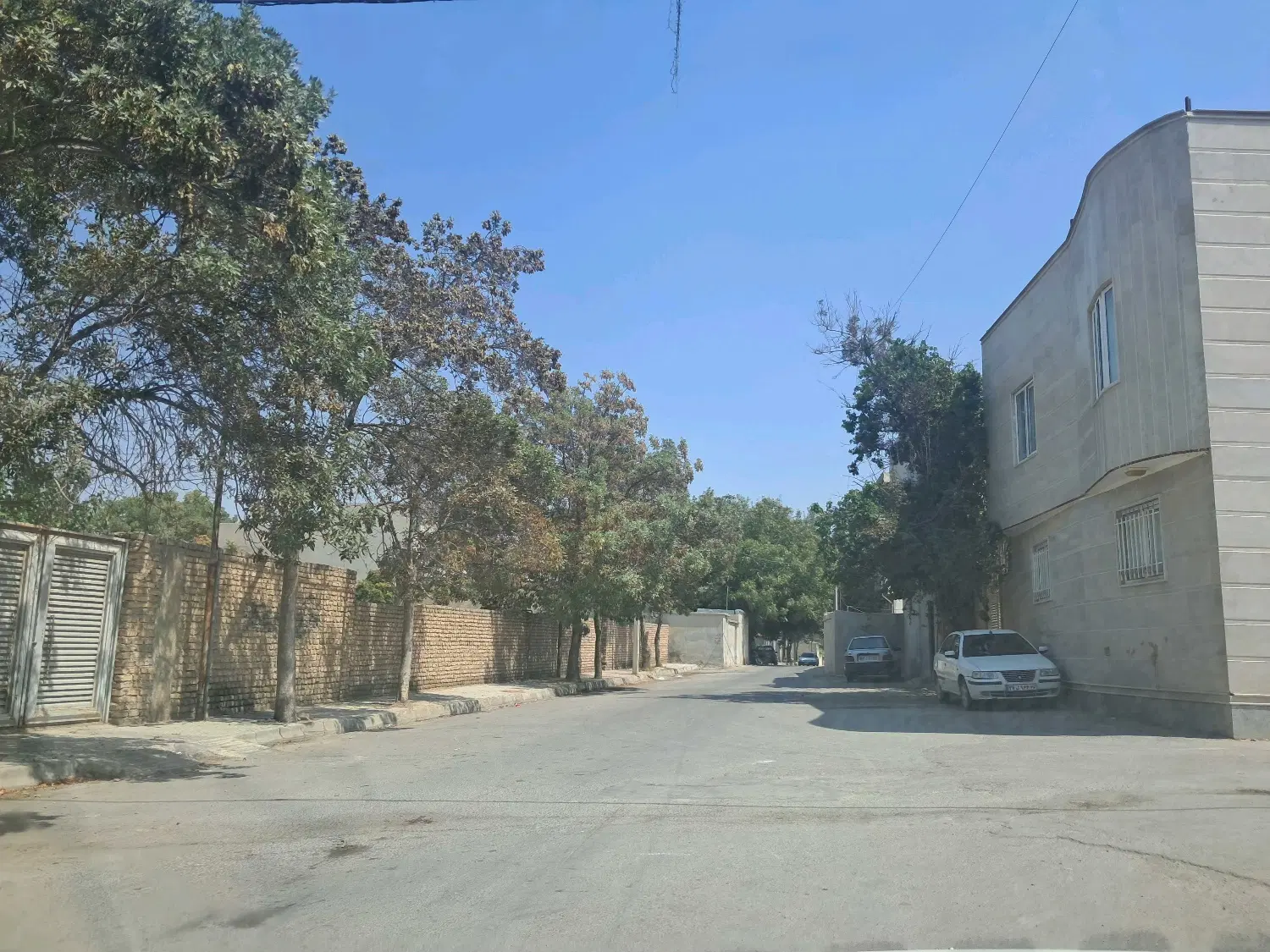 زمین مسکونی ۱۶۰ متر دهنه ۱۰ متر