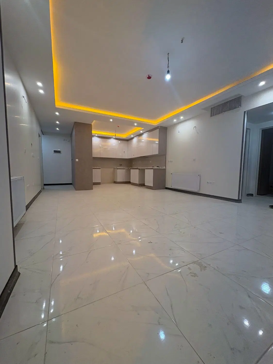 آپارتمان ۹۳ متری نوساز کامل