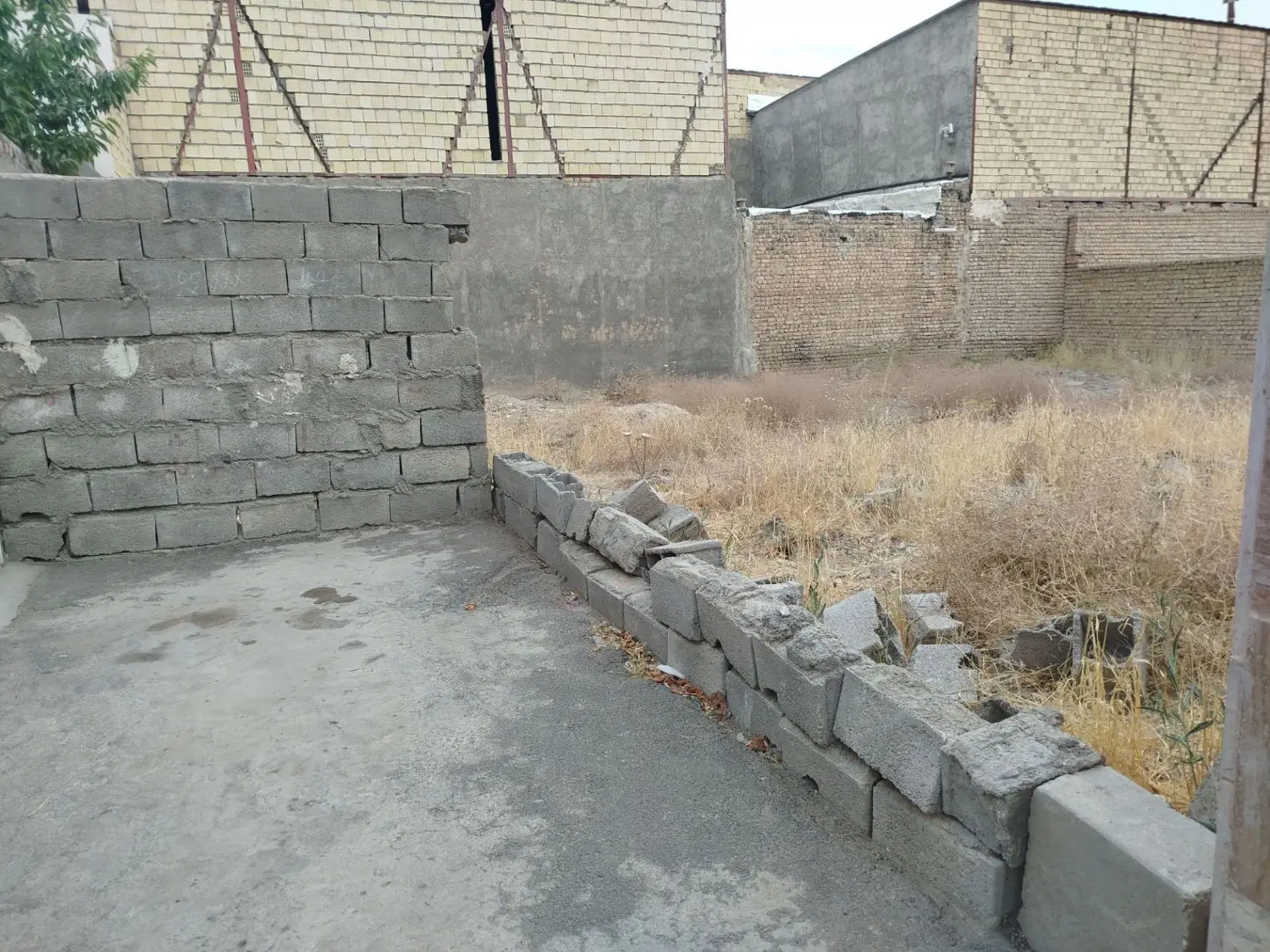 دو قطعه زمین مسکونی