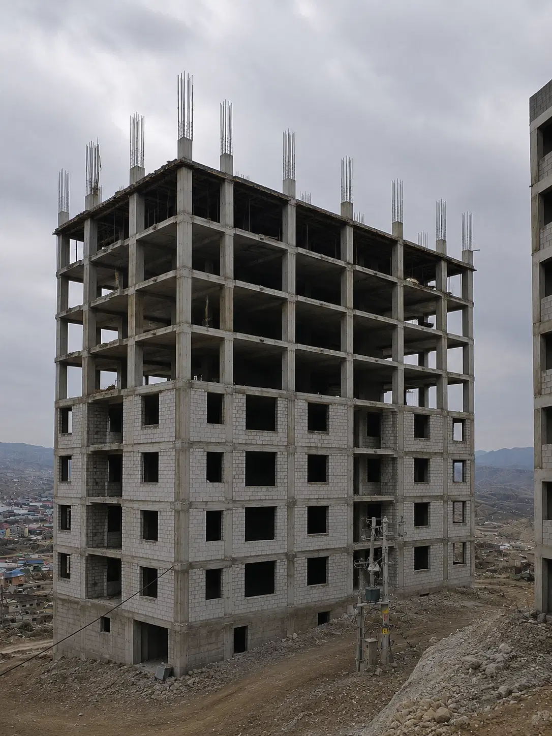اسکلت تمام و در مرحله سفت کاری