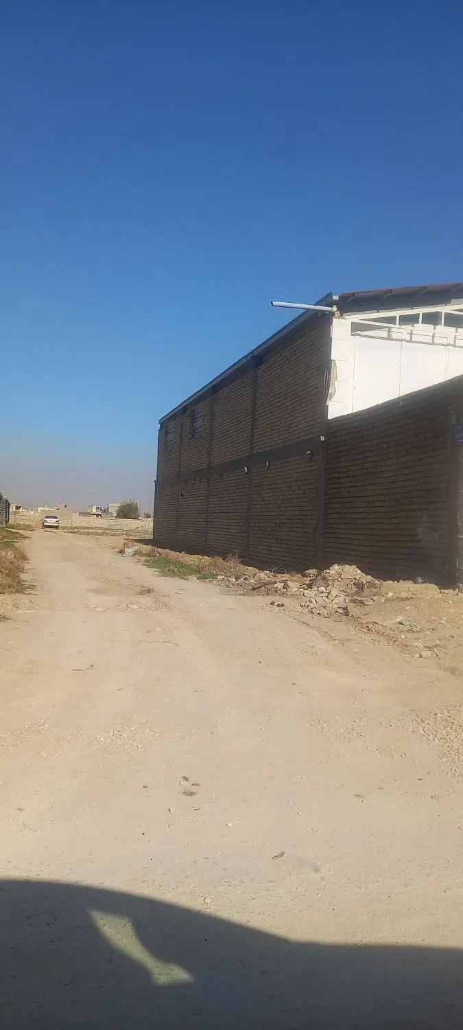زمین ۱۰۰ متری