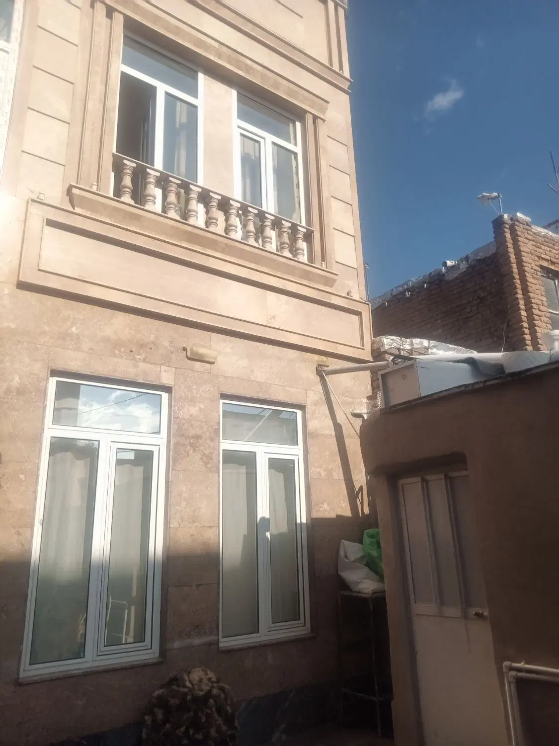 خونه ویلایی بابهارخواب بزرگ