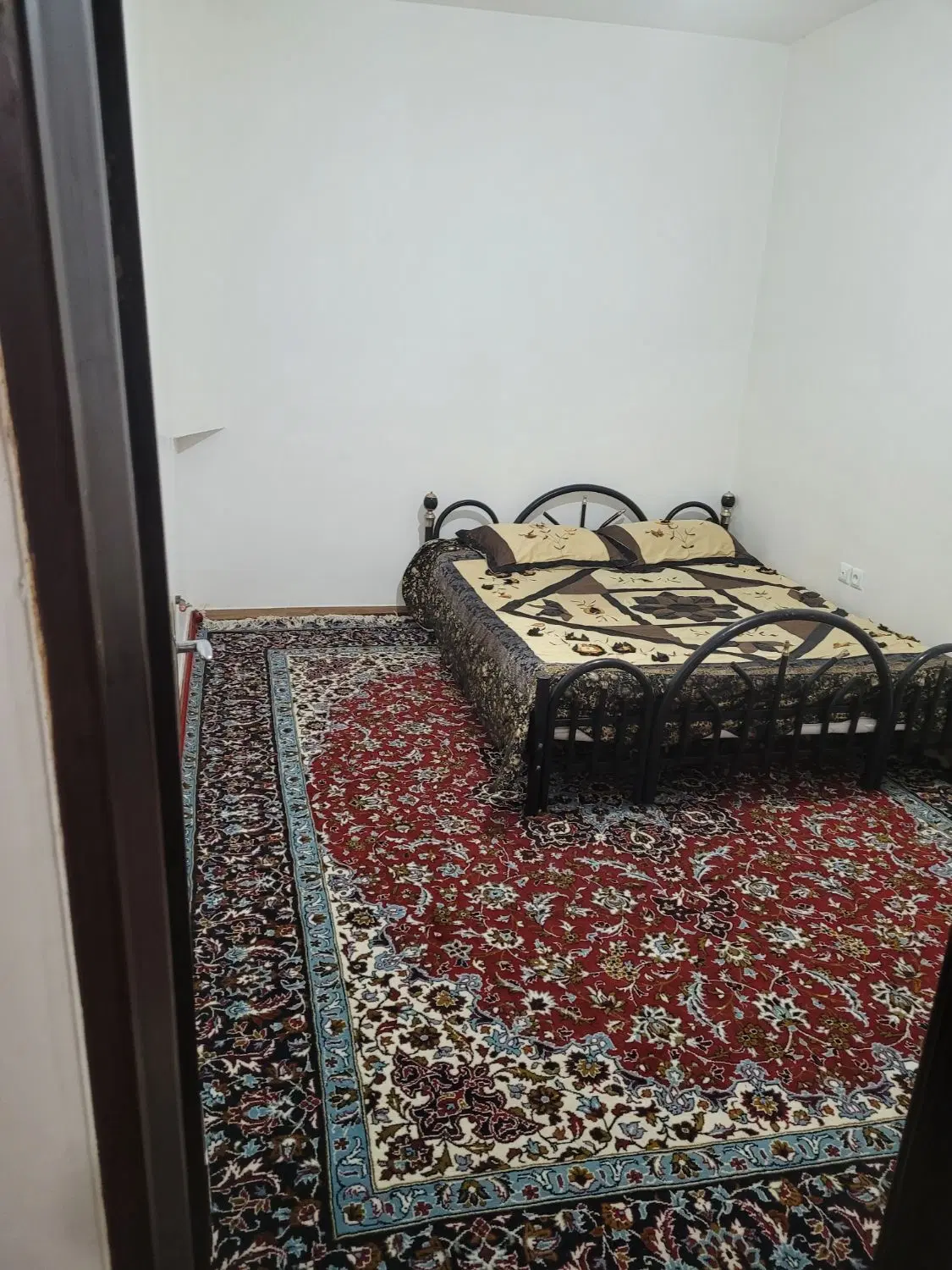 سوئیت آپارتمان دوخوابه هم کف