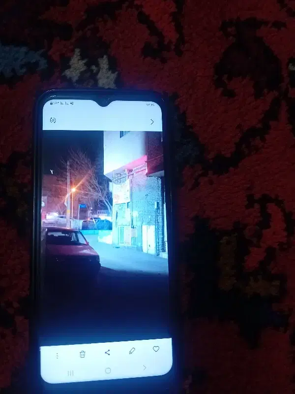 حیاط،۸۰ متر طبقه اول برای خانواده مناسب