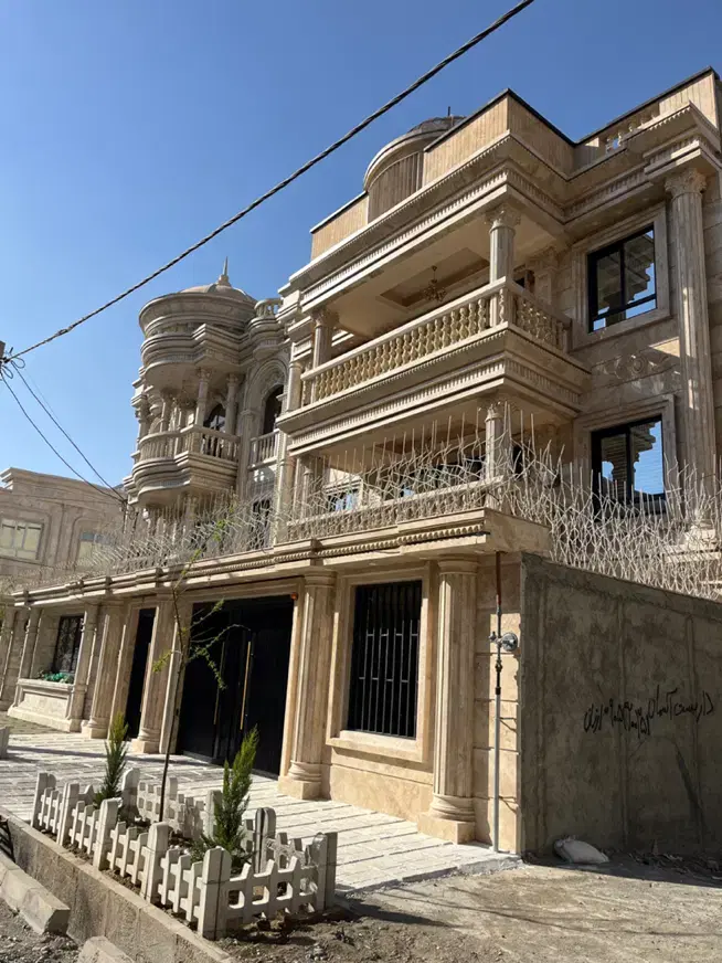 ۶۵۰متر ویلایی سوپر لاکچری فول امکانات ۱۰۰٪تهاتر