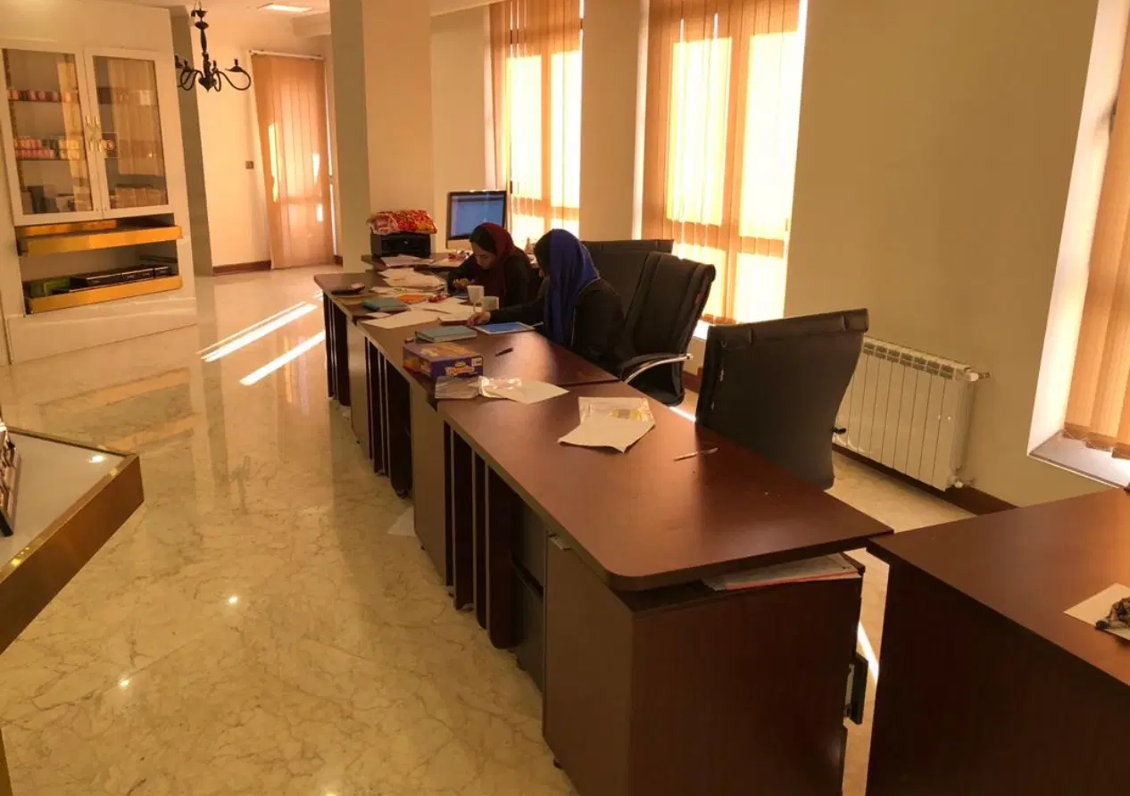 125 متر سند اداری بر خیابان اصلی