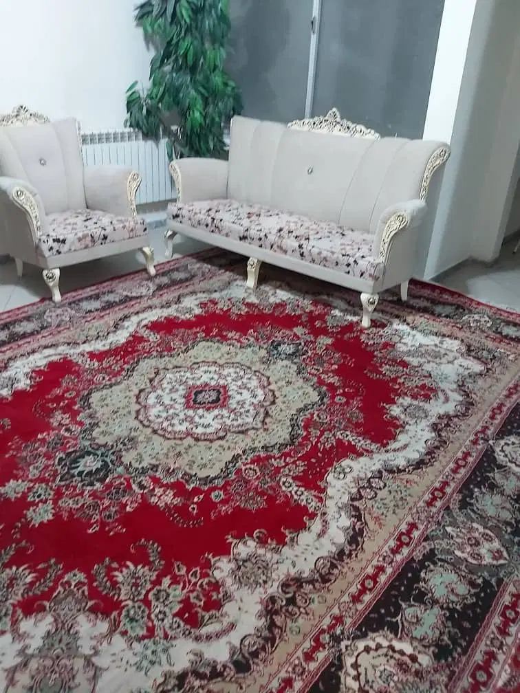 بدنبال جایگزین، تخت خالی خوابگاه دخترانه