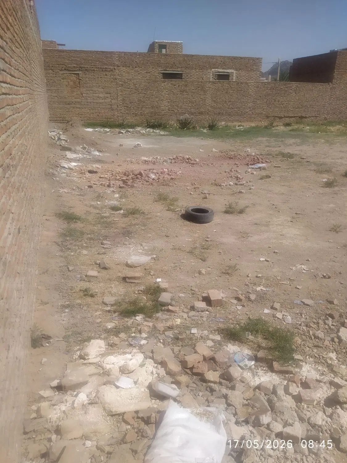 زمین فروشی