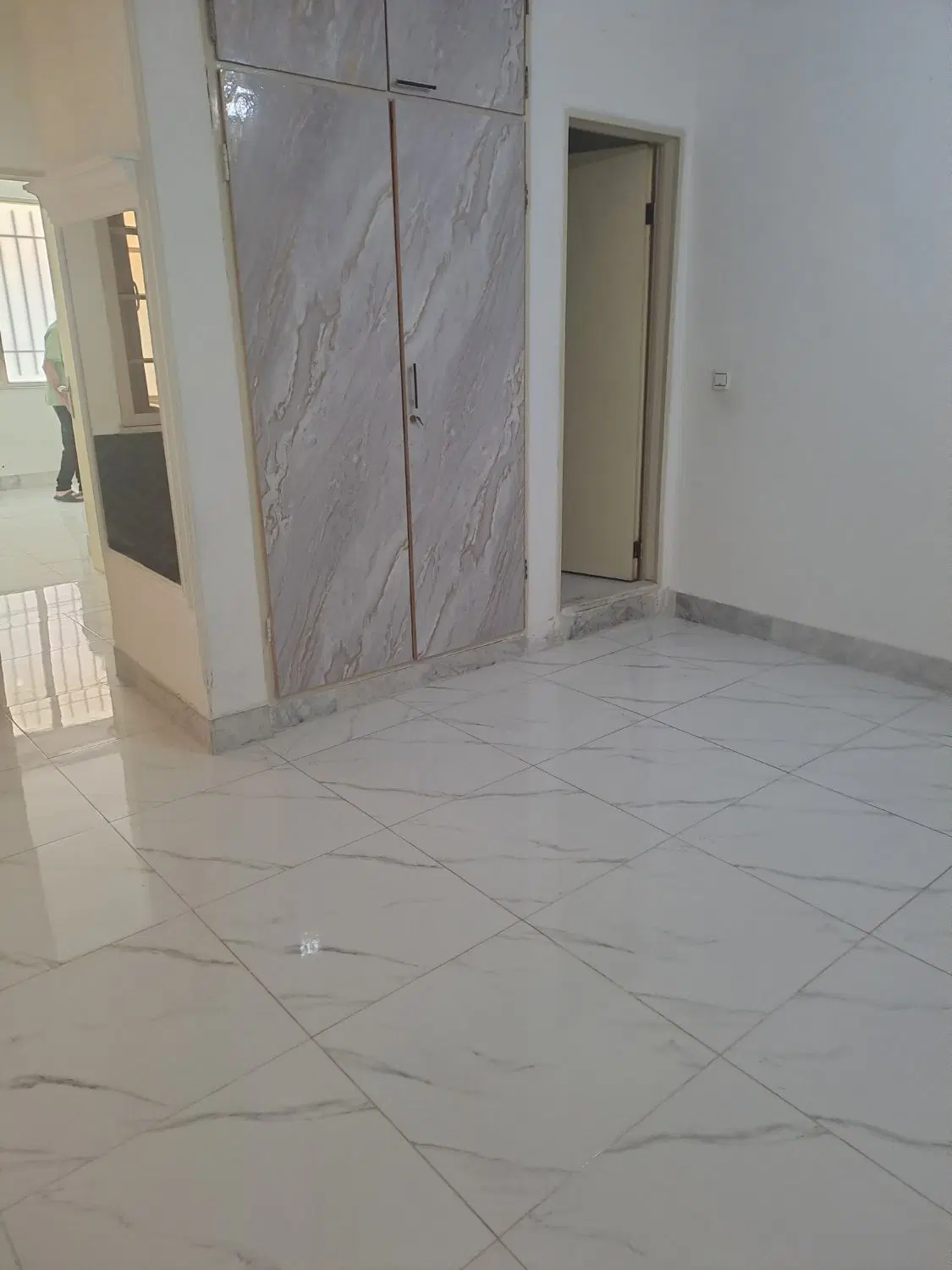 طبقه همکف۸۵ متری.تخلیه