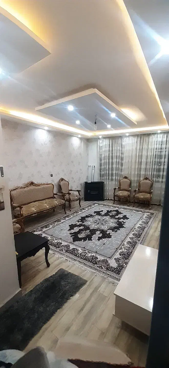 آپارتمان دوخوابه ۷۰ متری جنب بازار روز و پمپ بنزین