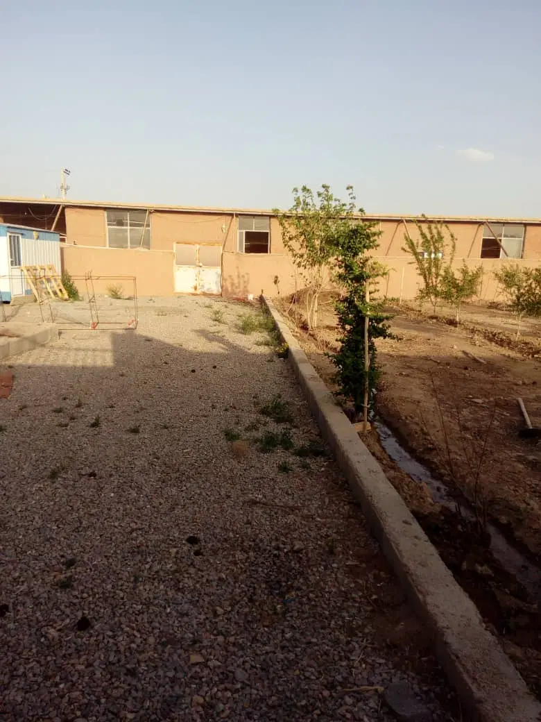 چهار دیواری با سالن کارگاهی روران