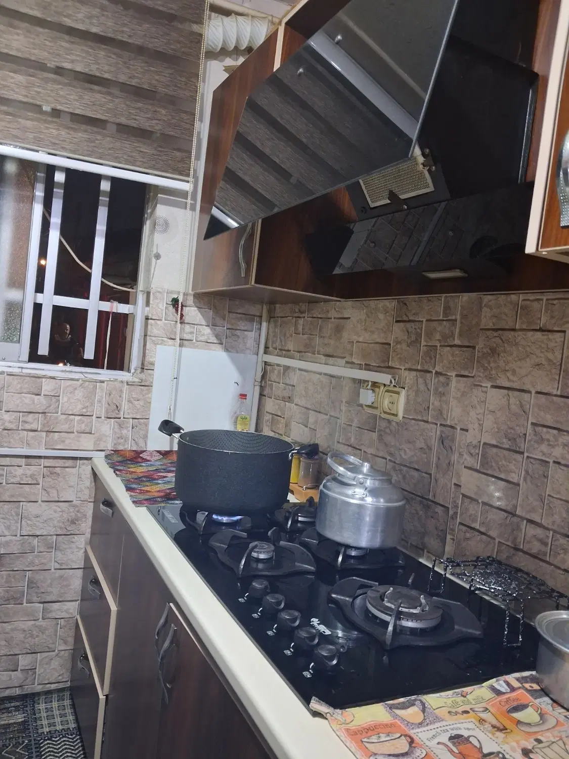 سلام  طبقه همکف نسقی. اول خیابان سیدزاده
