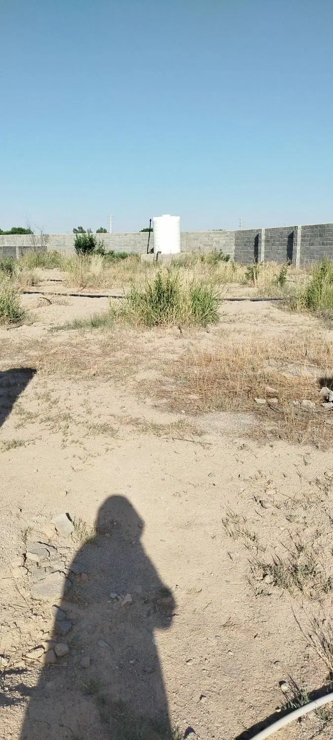هزار متر باغ دیوار کشی شده قلعه خواجه ورامین