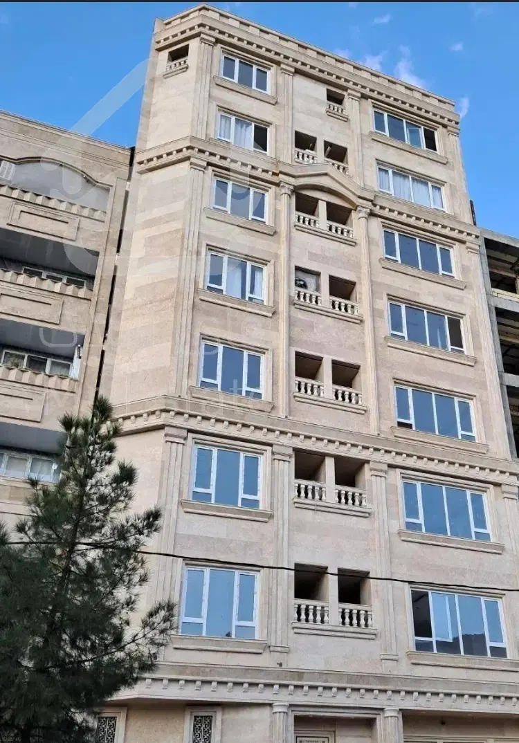 آپارتمان ، کریم خان ، کلید اول